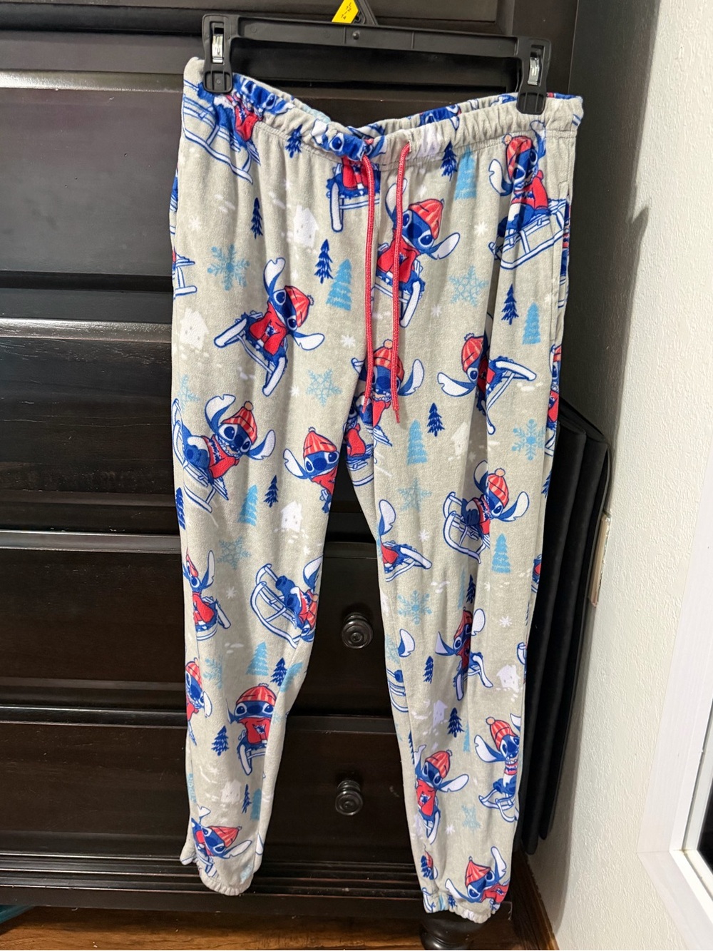 Women’s Holiday Disney Stitch Sleep Jogger Pants Size 4/6 (small)